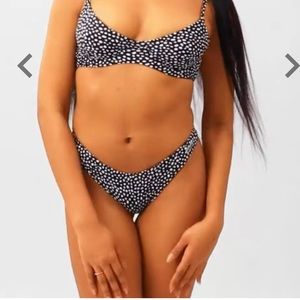 Blackbough NWT Maui bottoms in black flint